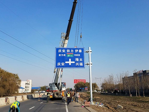 山东山东道路护栏网网片该如何进行正确的选购呢？